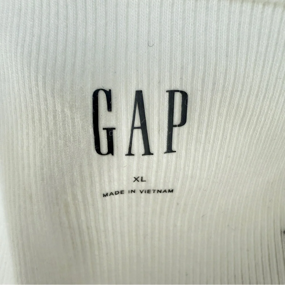 GAP White Rib-Knit Boyfriend Tank Top with Black Lightning Bolt Pattern Size XL